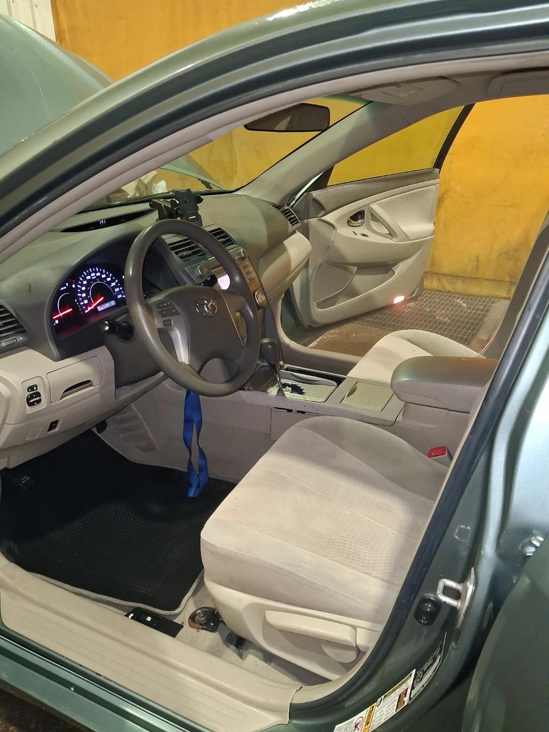 Used Toyota Camry for Sale - photo 3