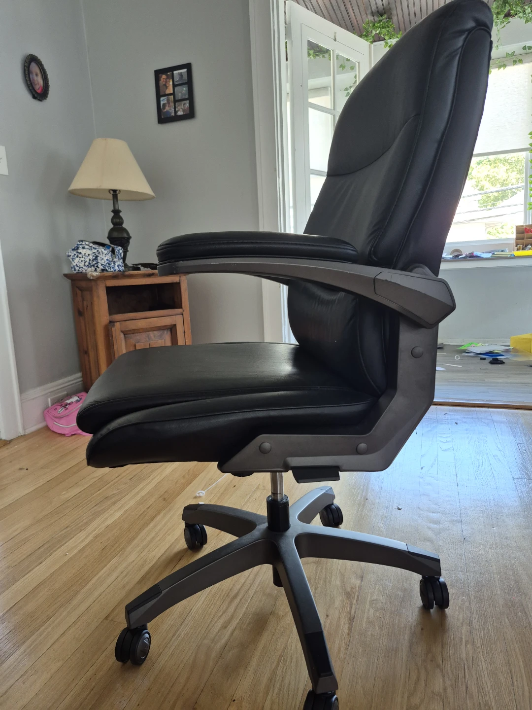 Black Leather Executive Office Chair - photo 2