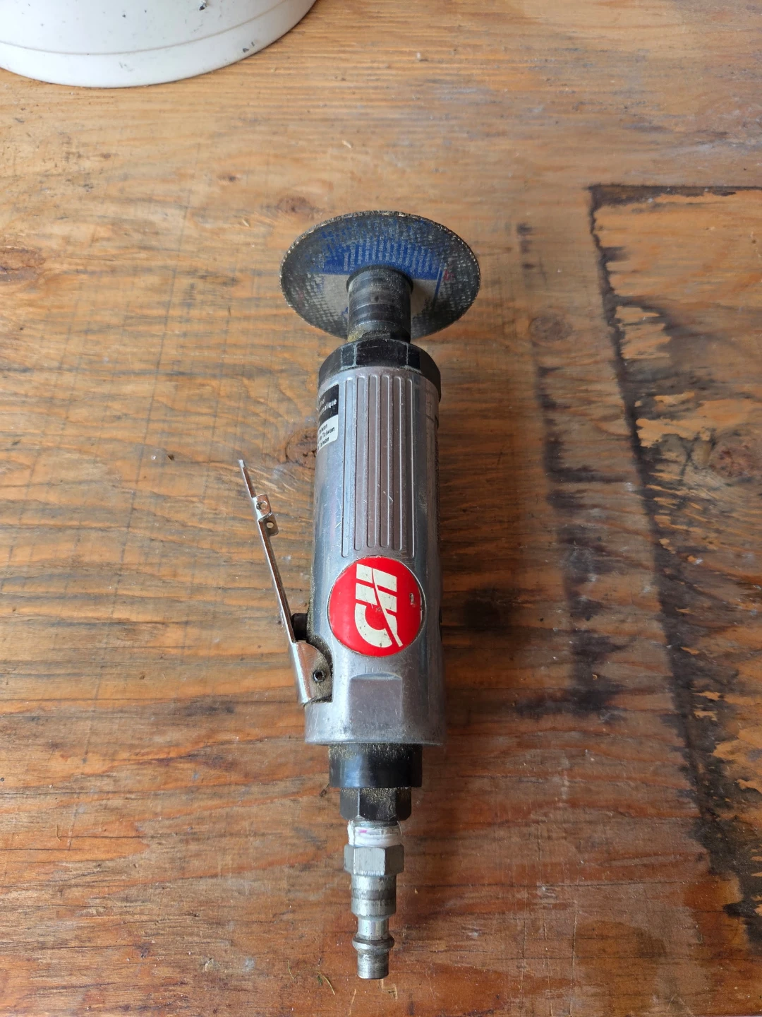 Pneumatic cut off wheel