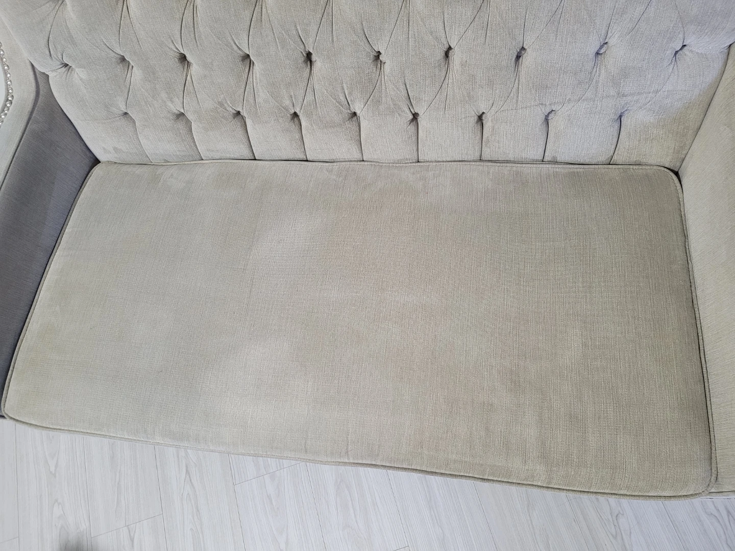 Tufted Loveseat - photo 3