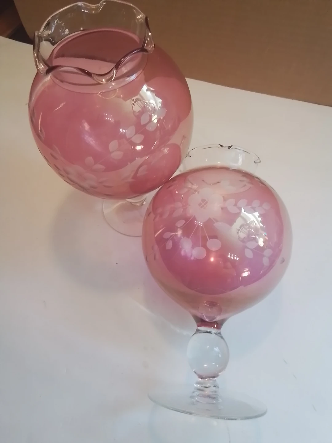 Pair of Pink Iridescent Glass Vases with Etched Flowers - photo 4