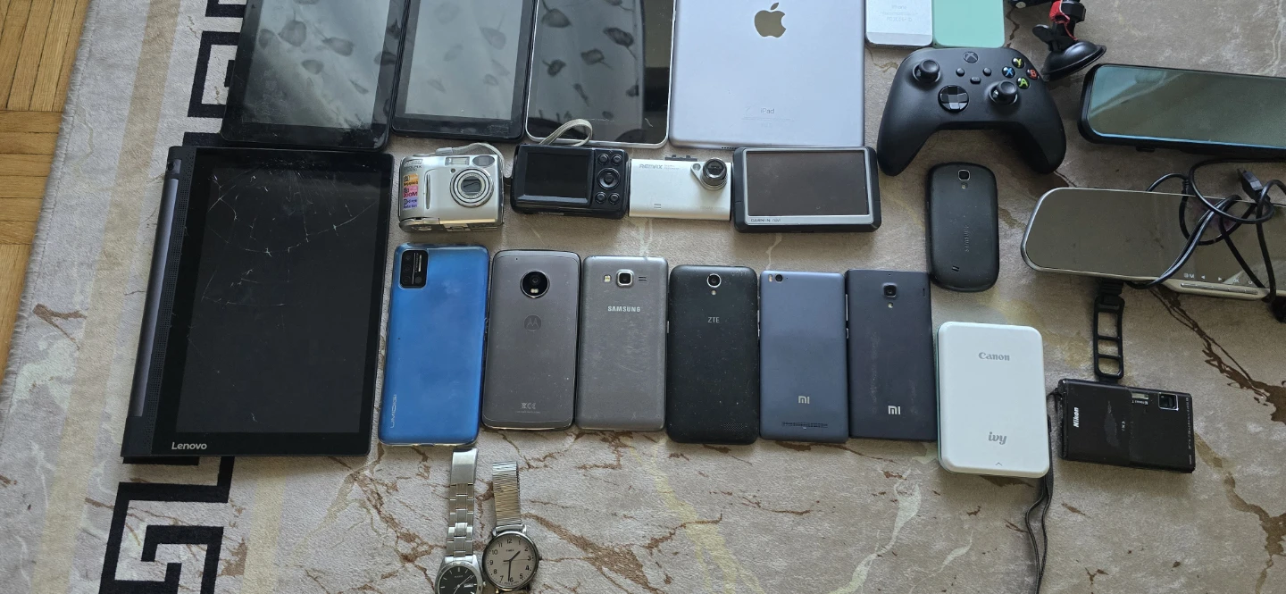 phone camera gps ipod ipad etc - photo 2