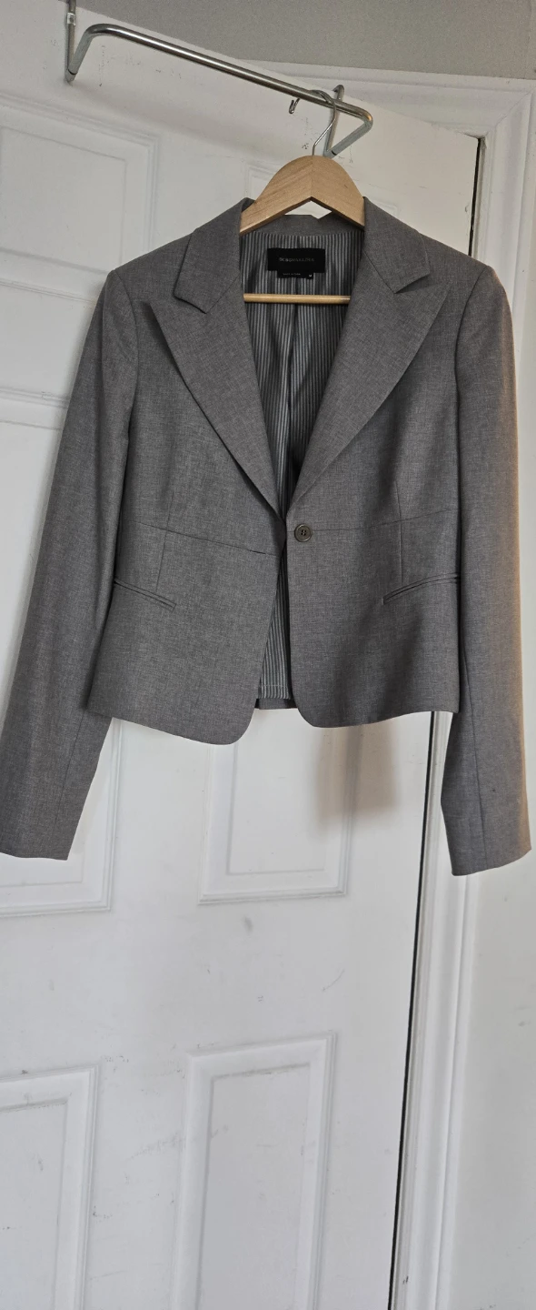 Downsizing Closet - Make an Offer or Buy Anything - photo 5