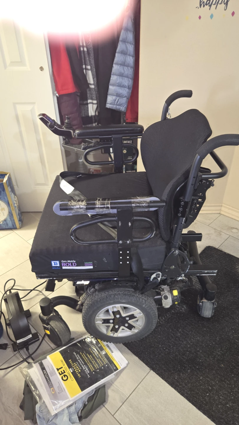 Quantum electronic  wheelchair - photo 2