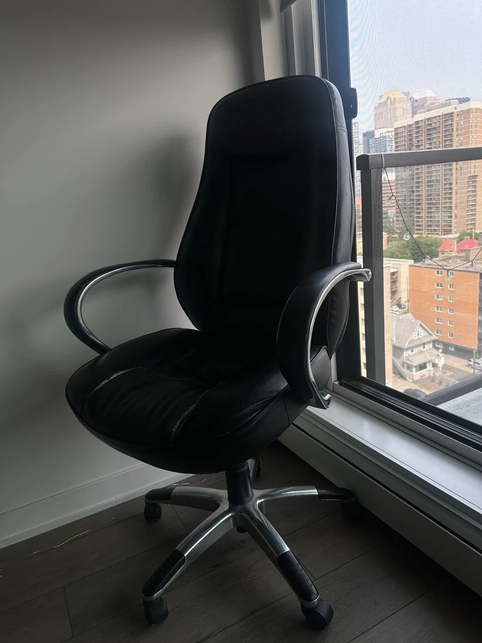 Free office chair — fully functional, cosmetic damage only