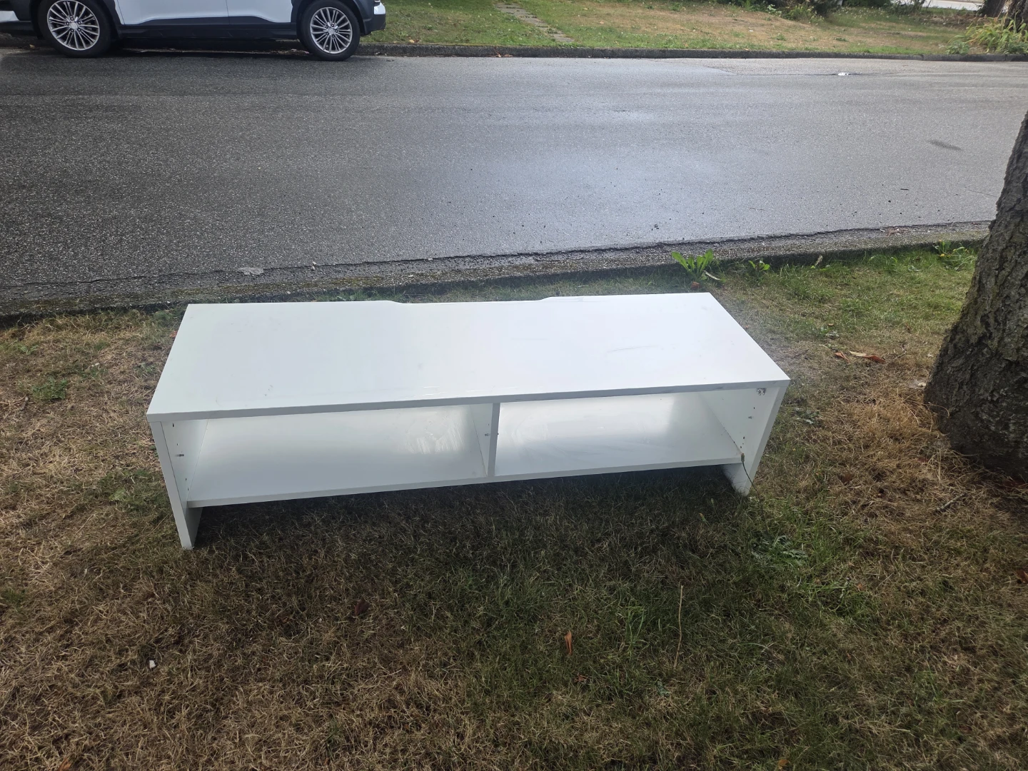 Tv stand