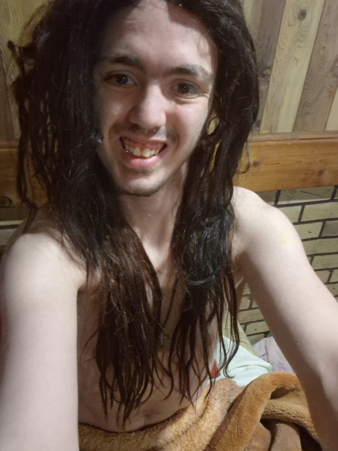 Long wavy dark brown human hair wigs please - photo 2