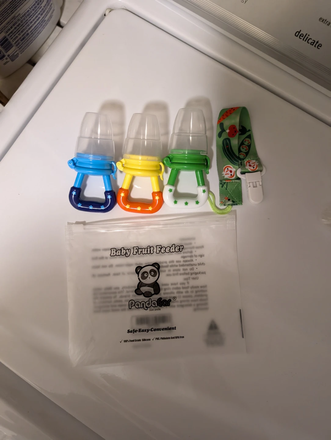 Baby fruit feeder