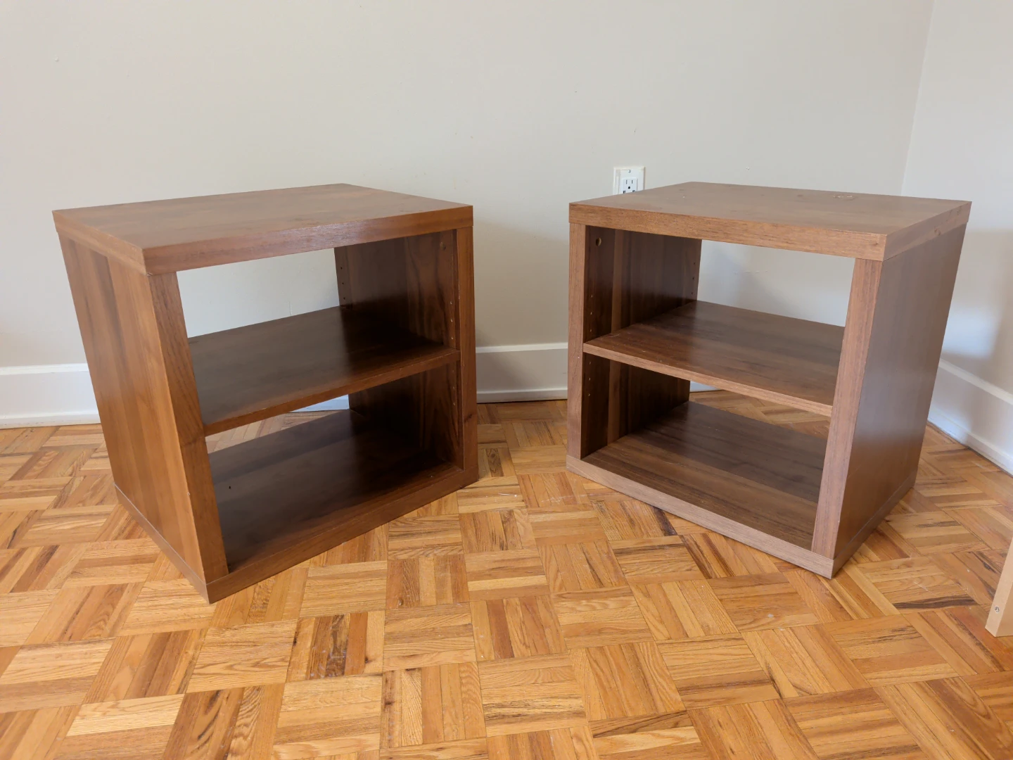 Pair of Wooden Cube Side-Tables/Nightstands - photo 2