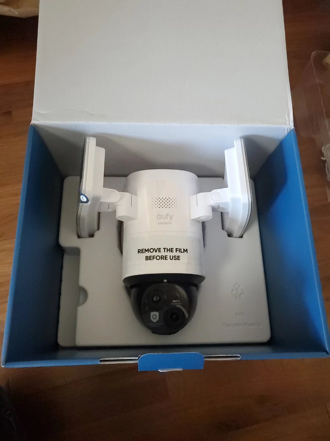 eufy Security Floodlight Cam E340 - photo 3