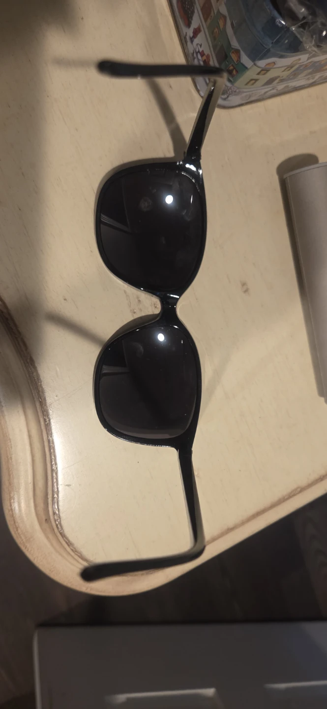 Black Sunglasses - photo 2