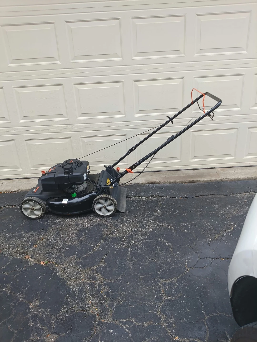 Like new 22" Lawn Mower - photo 4