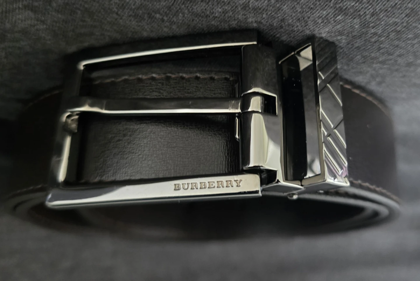 Authentic Burberry Men's Dark Brown Leather Belt - Size 36 / 90