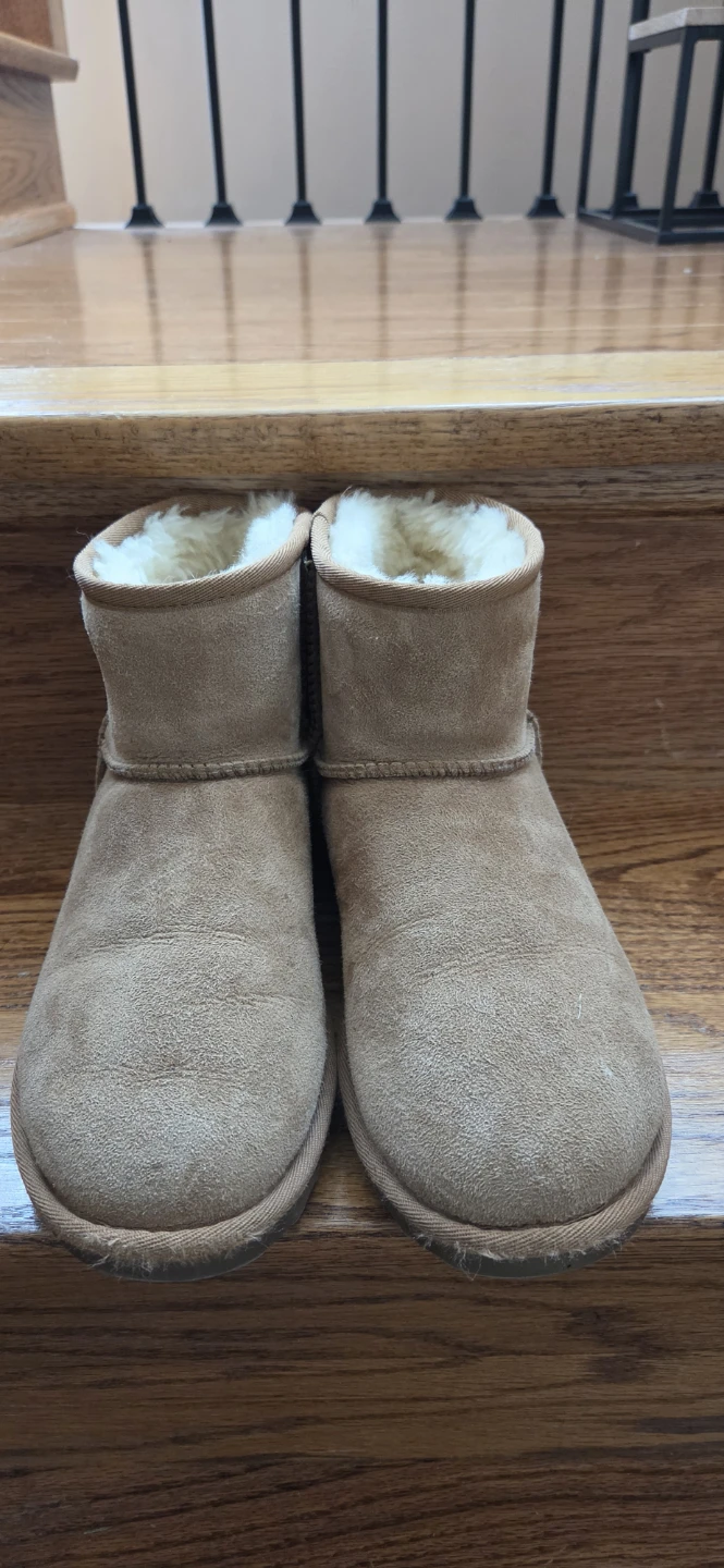 Tan Sheepskin Lined Booties, size 7 - photo 2