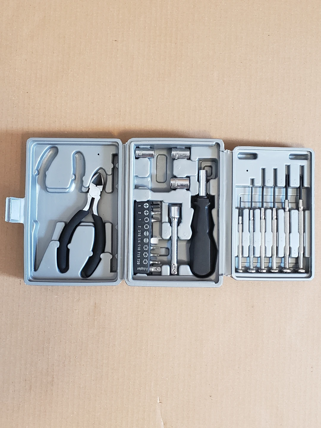 RadioShack 25 Piece Electronics Tool Kit - photo 3