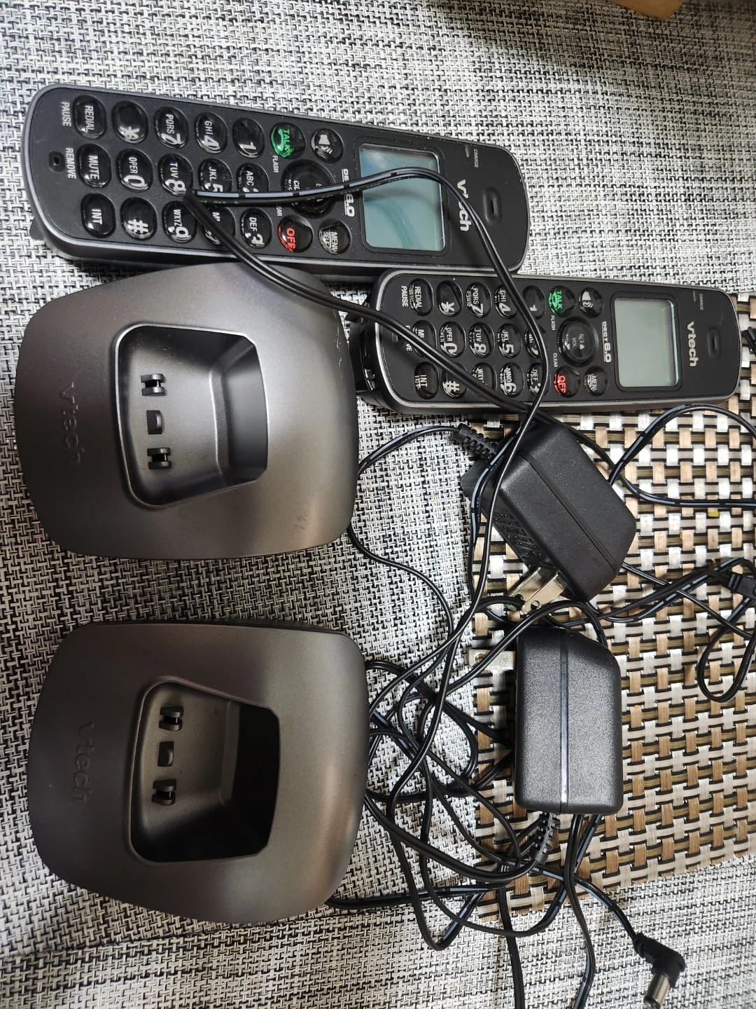 VTech Cordless Phone Set. Needs new batteries.  As is