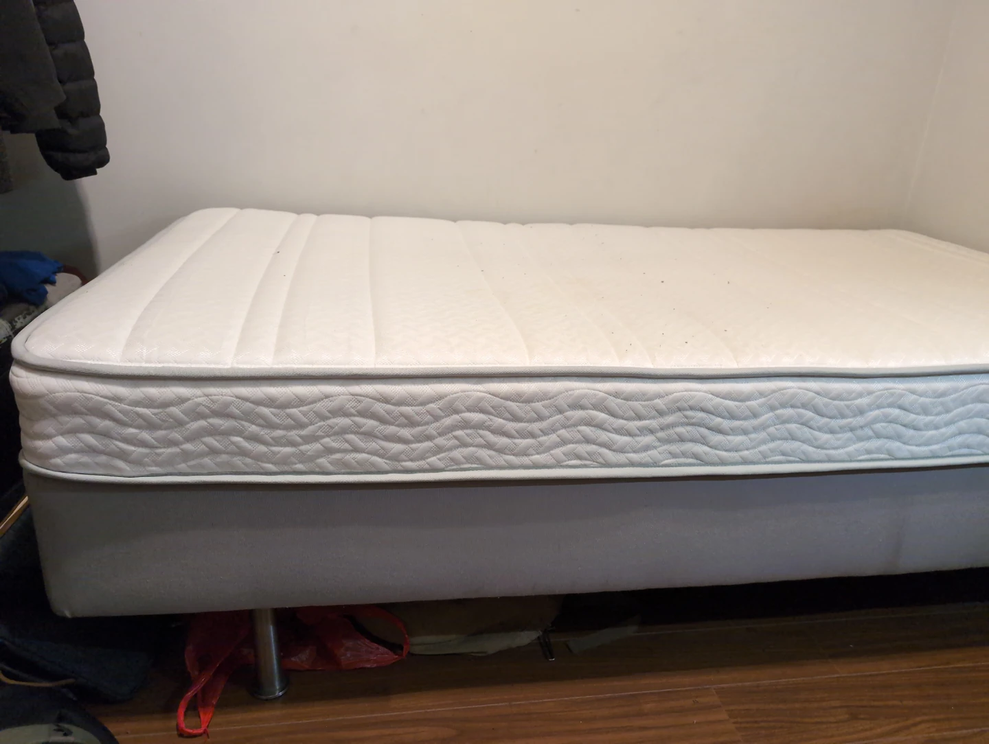 Twin bed frame with mattress - photo 2
