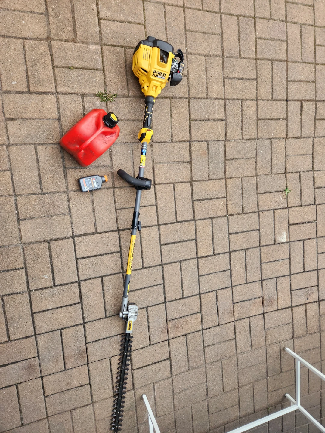 DEWALT 2-Cycle Hedge Trimmer - photo 2