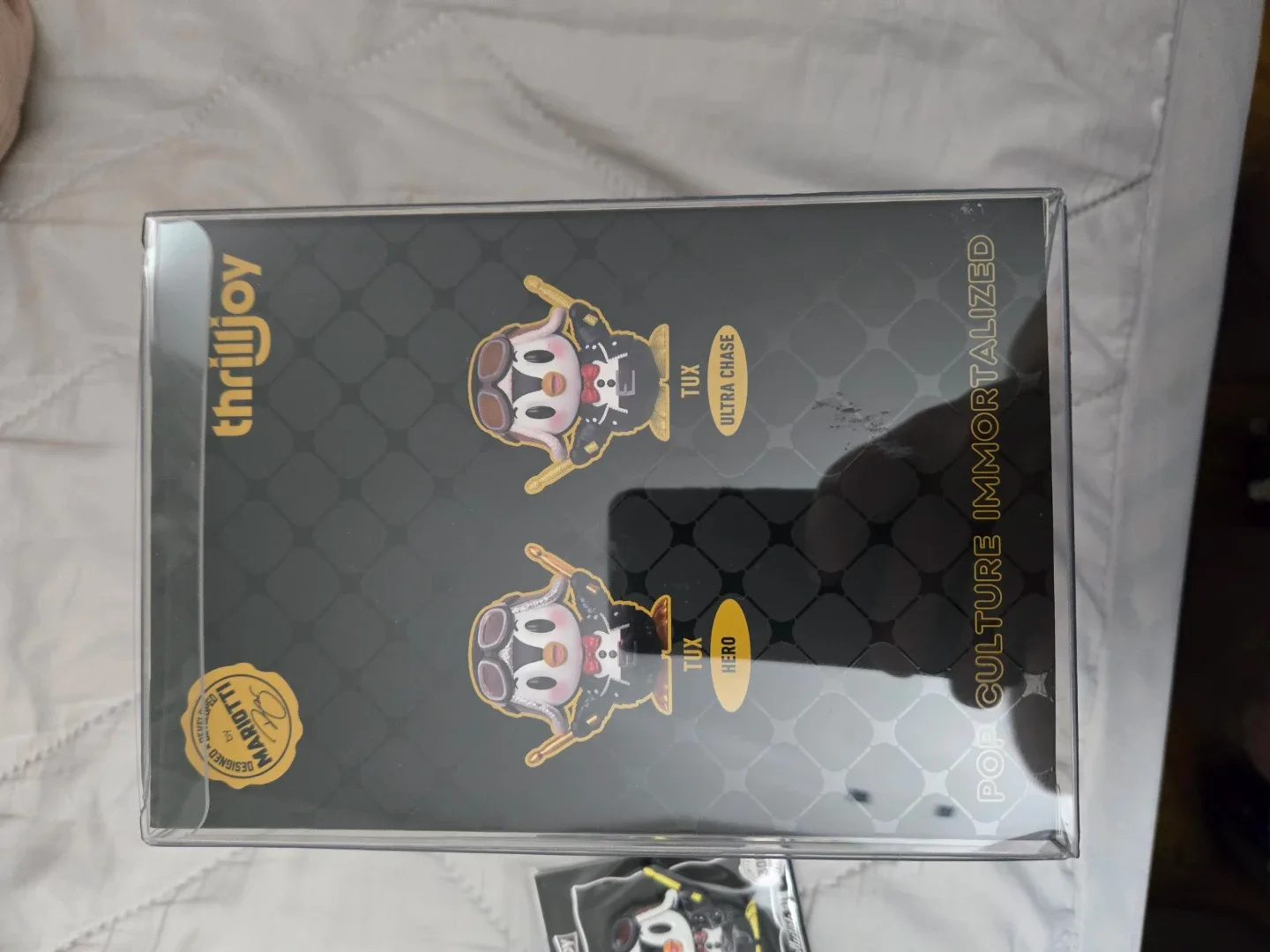 Thrilljoy Pix! Tux Collectible Figure and Pin - photo 3