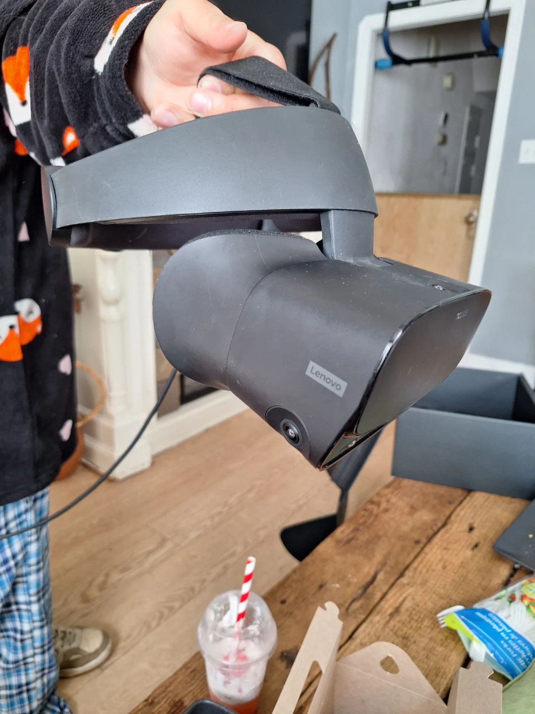 Oculus VR Headset with Controllers - photo 3