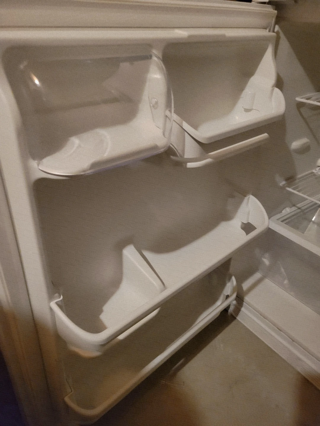 Frigidaire Top-Freezer Refrigerator - photo 3
