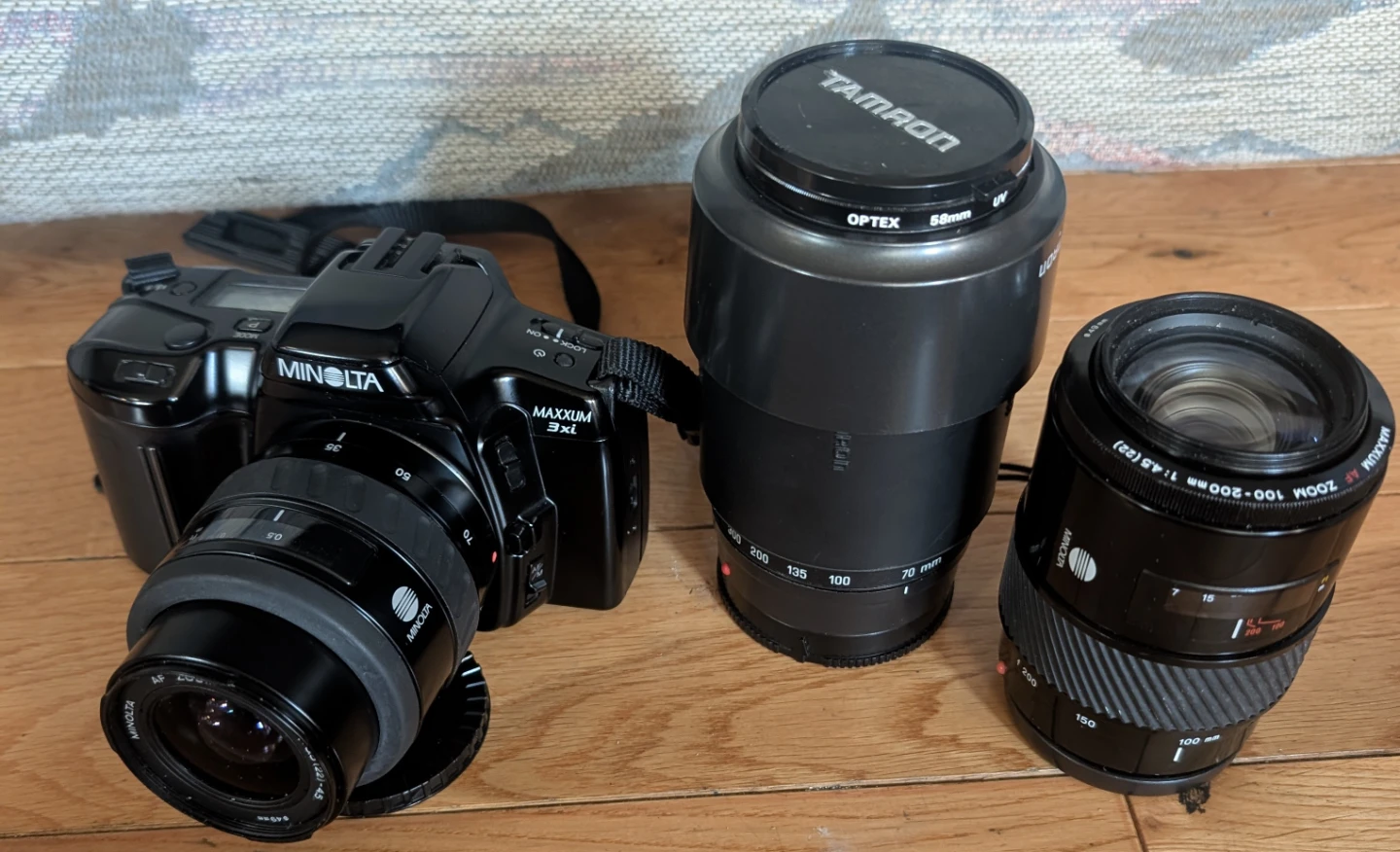 Minolta Maxxum 3XL 35mm SLR Camera with Tamron Lenses - photo 2