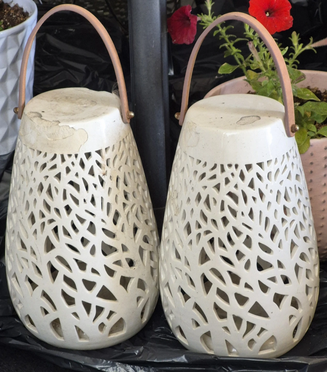 Pair of Ceramic Lanterns..solar powered