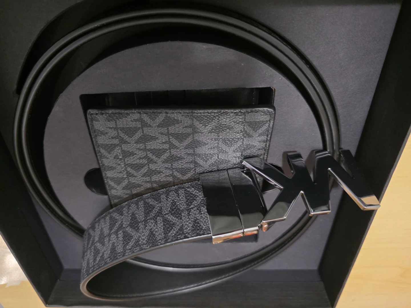 Michael Kors Belt and Wallet Set - photo 4