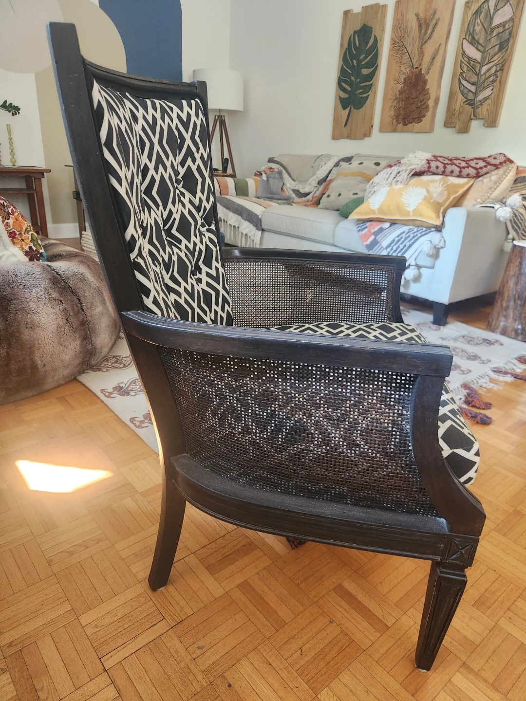Wood Framed Tuffted Armchair - photo 2