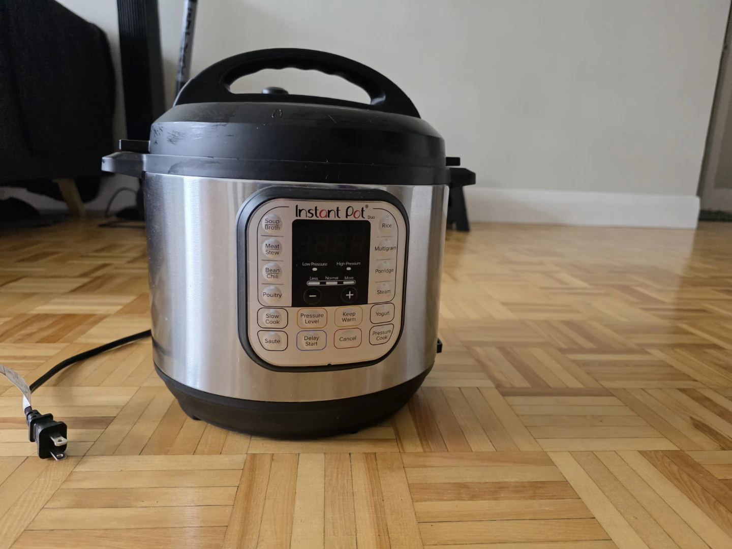 Instant Pot Duo 7-in-1 Electric Pressure Cooker