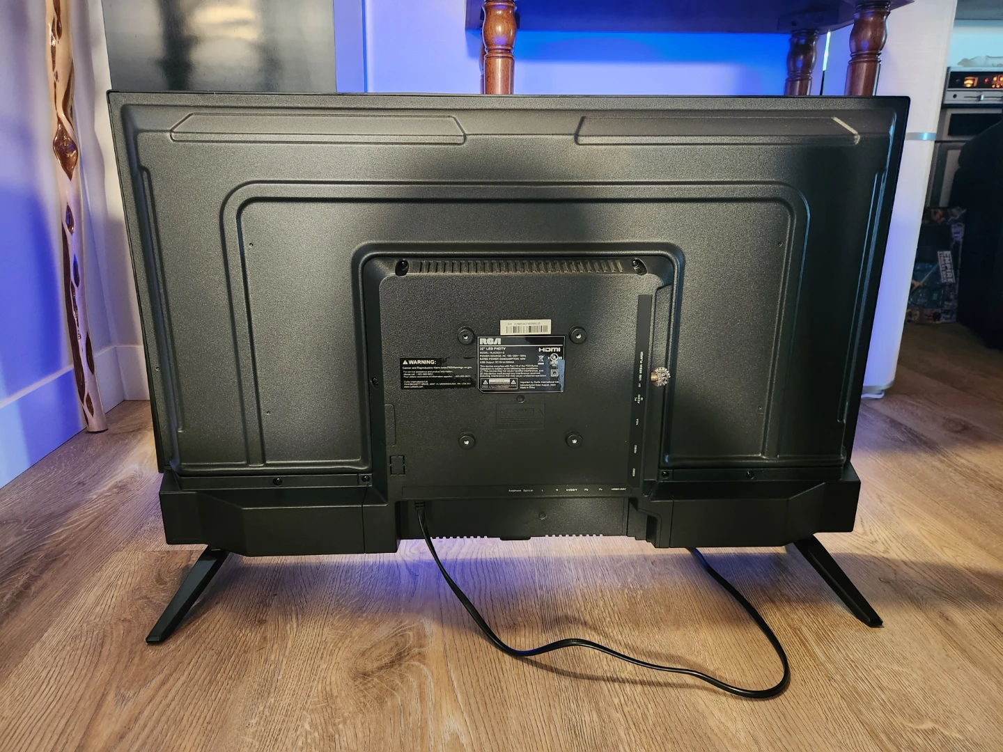 RCA 32" LED TV - photo 4