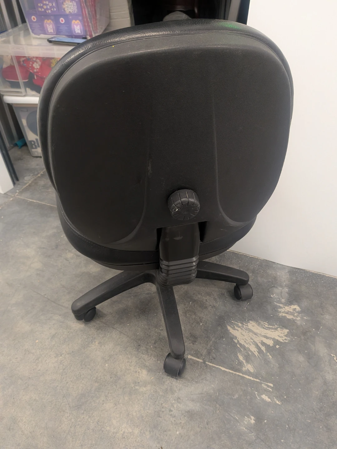 Black Padded Office Chair – Adjustable & Rolling - photo 3