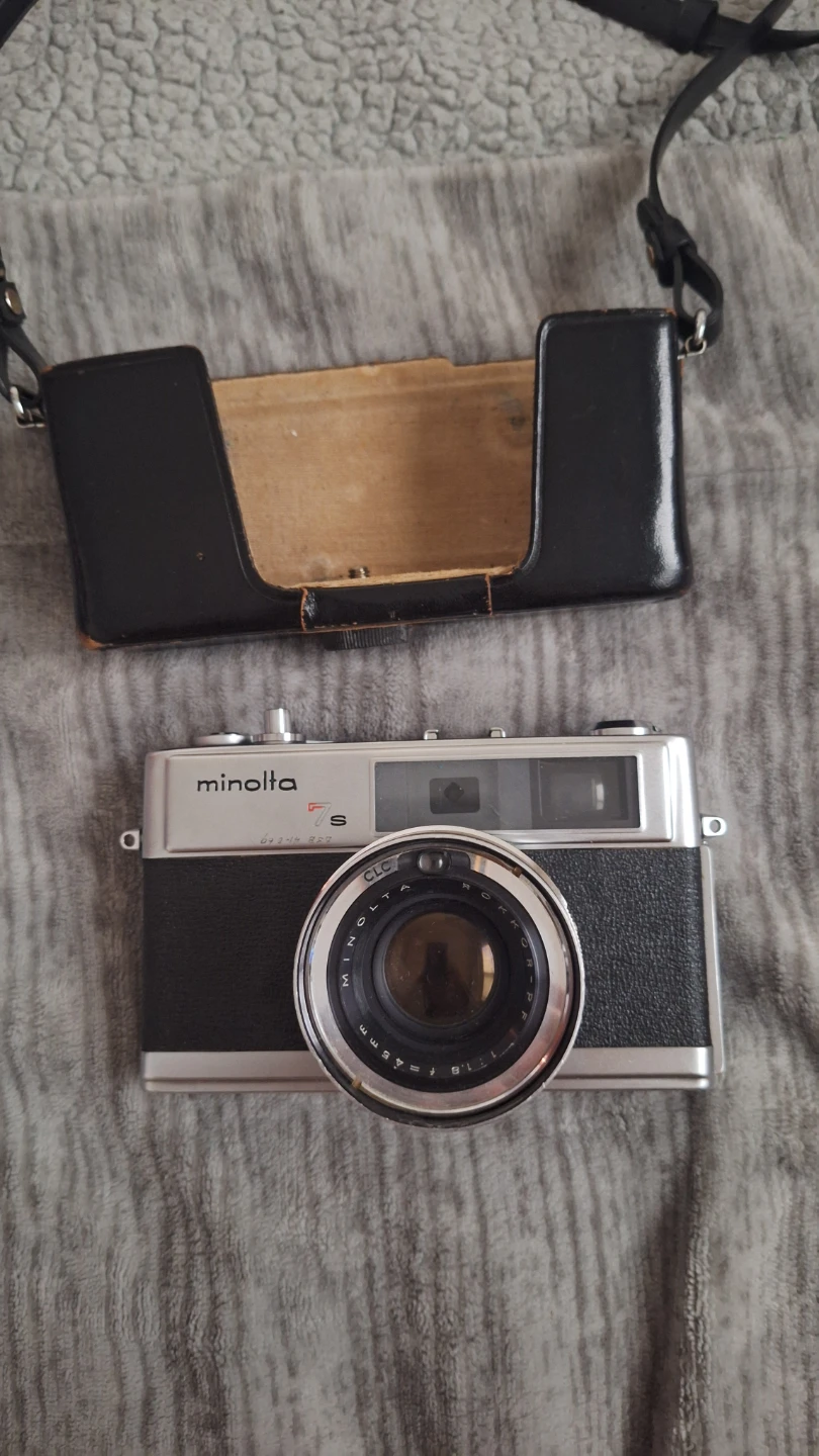 Minolta HI-MATIC 7 Rangefinder Film camera ROKKOR 45mm f1.8 - photo 2