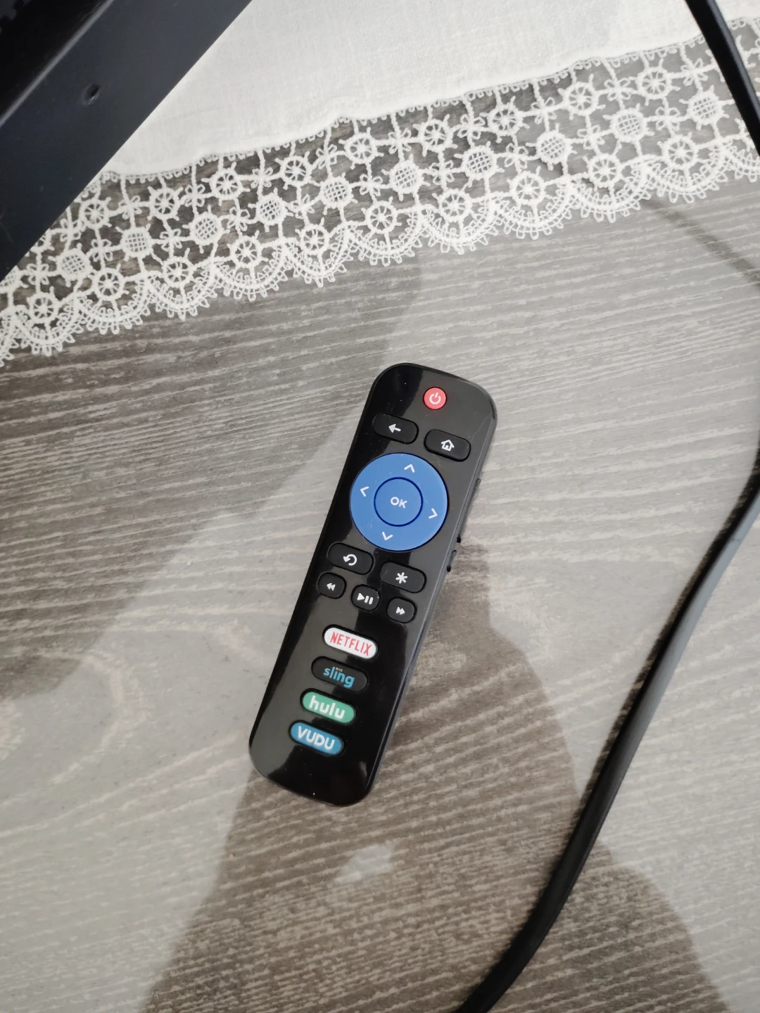 32" TCL Roku TV - photo 4