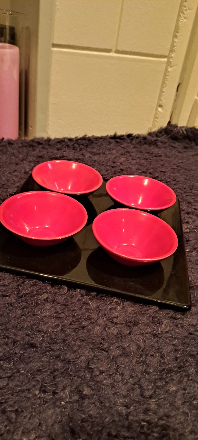 4-piece Appetizer Bowl Set on black plater - photo 2