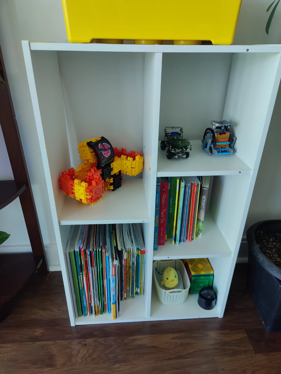 White 4-Cube Bookshelf