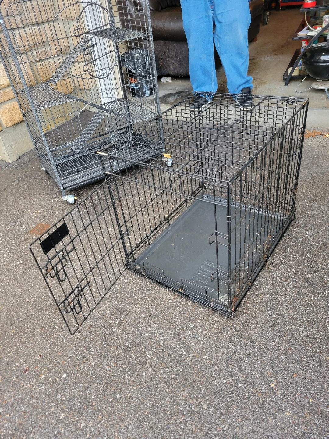 Wire Pet Crate with Tray small pet or small dog