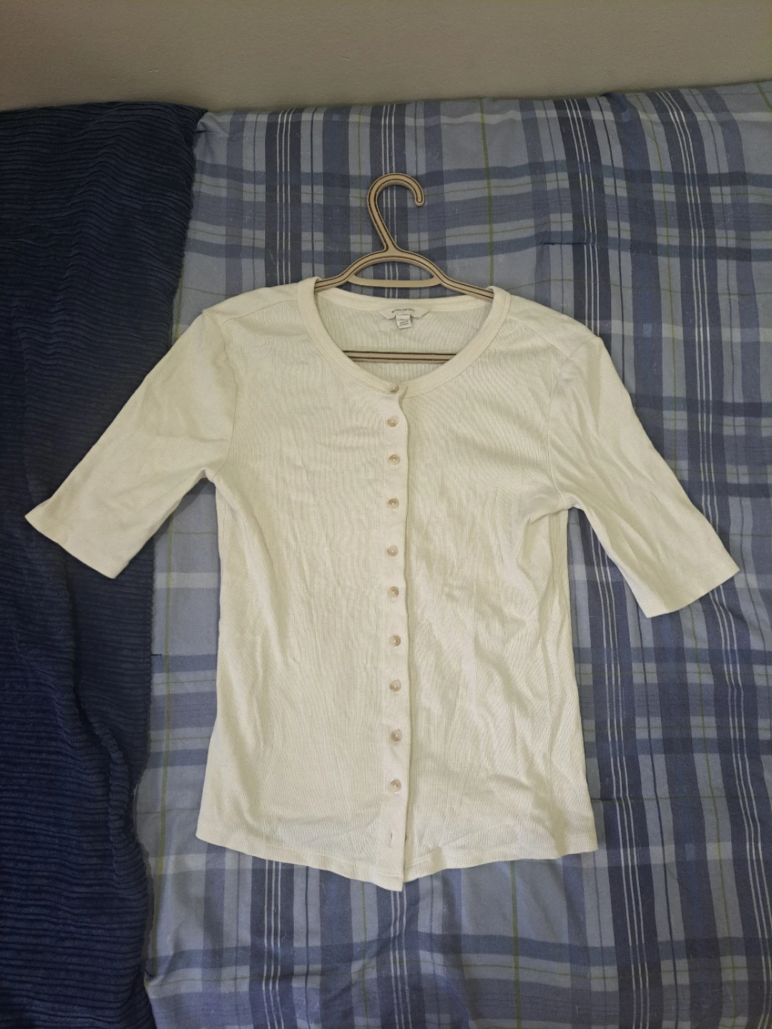 Banana Republic White Ribbed Button-Up Top
