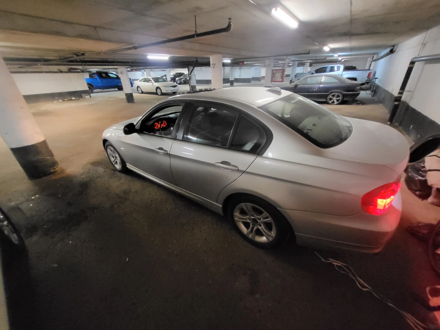 2011 BMW 328i Sedan all wheel drive - photo 2