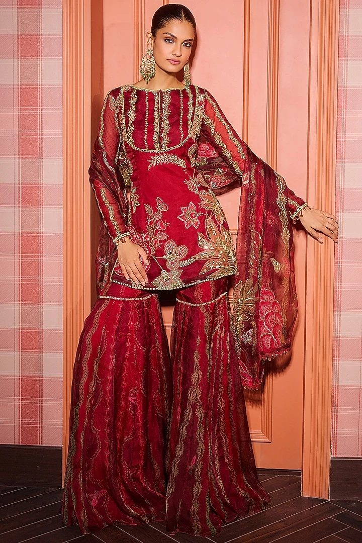 Mahimamahajan replica suit