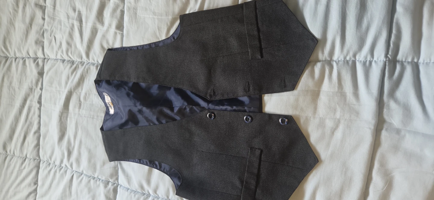 Boys suit vest. - photo 2
