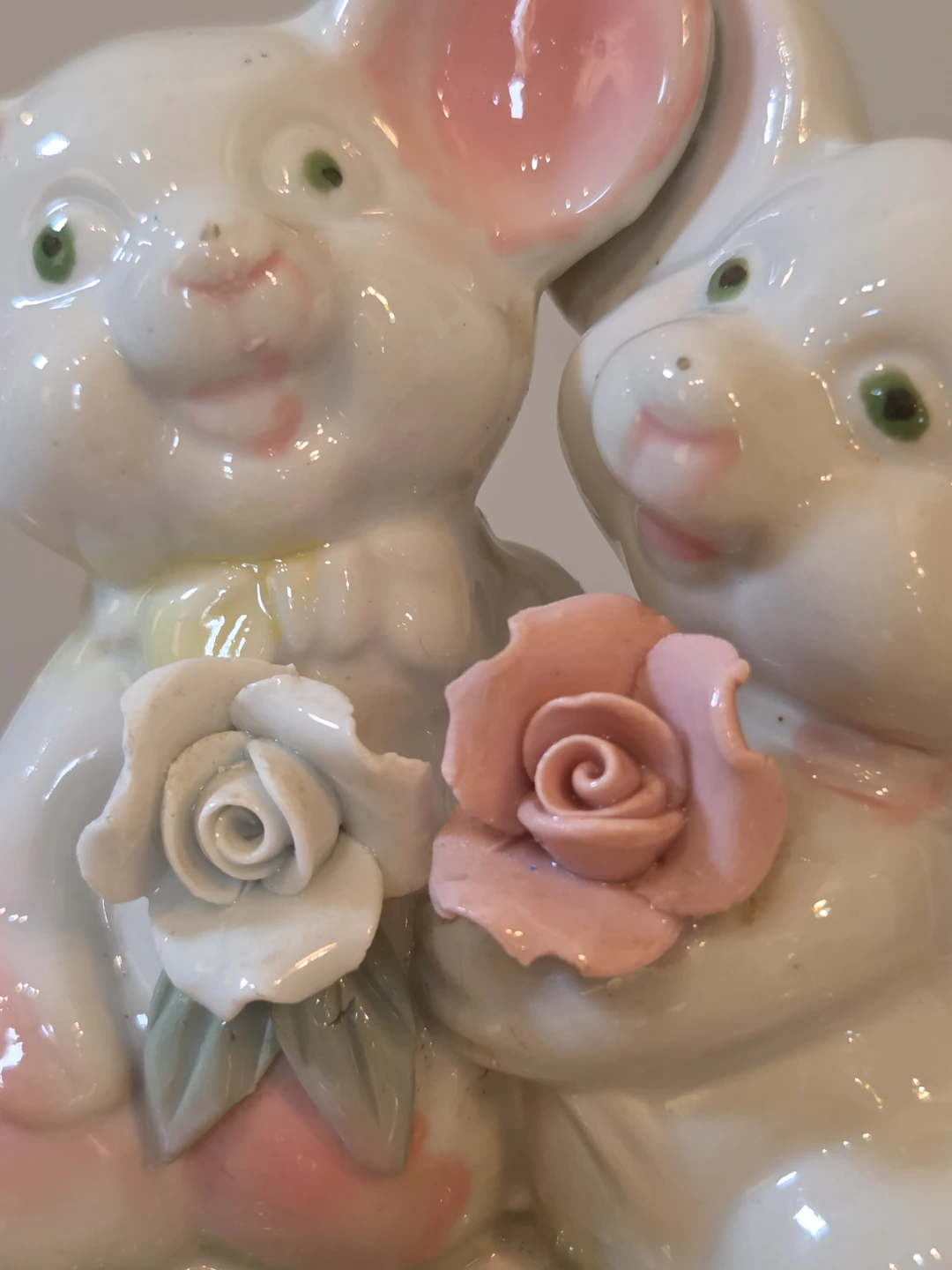 Vtg Ceramic Mice Figurine with Roses 4.5" - photo 2