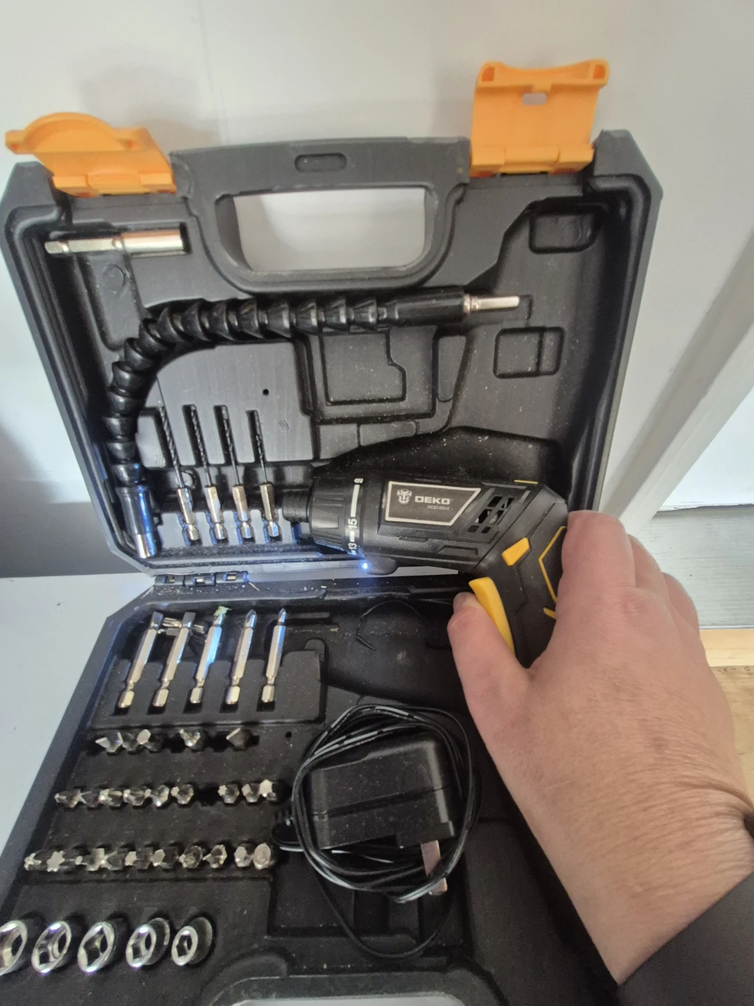 DEKO Cordless Electric Screwdriver Set with Case - photo 3