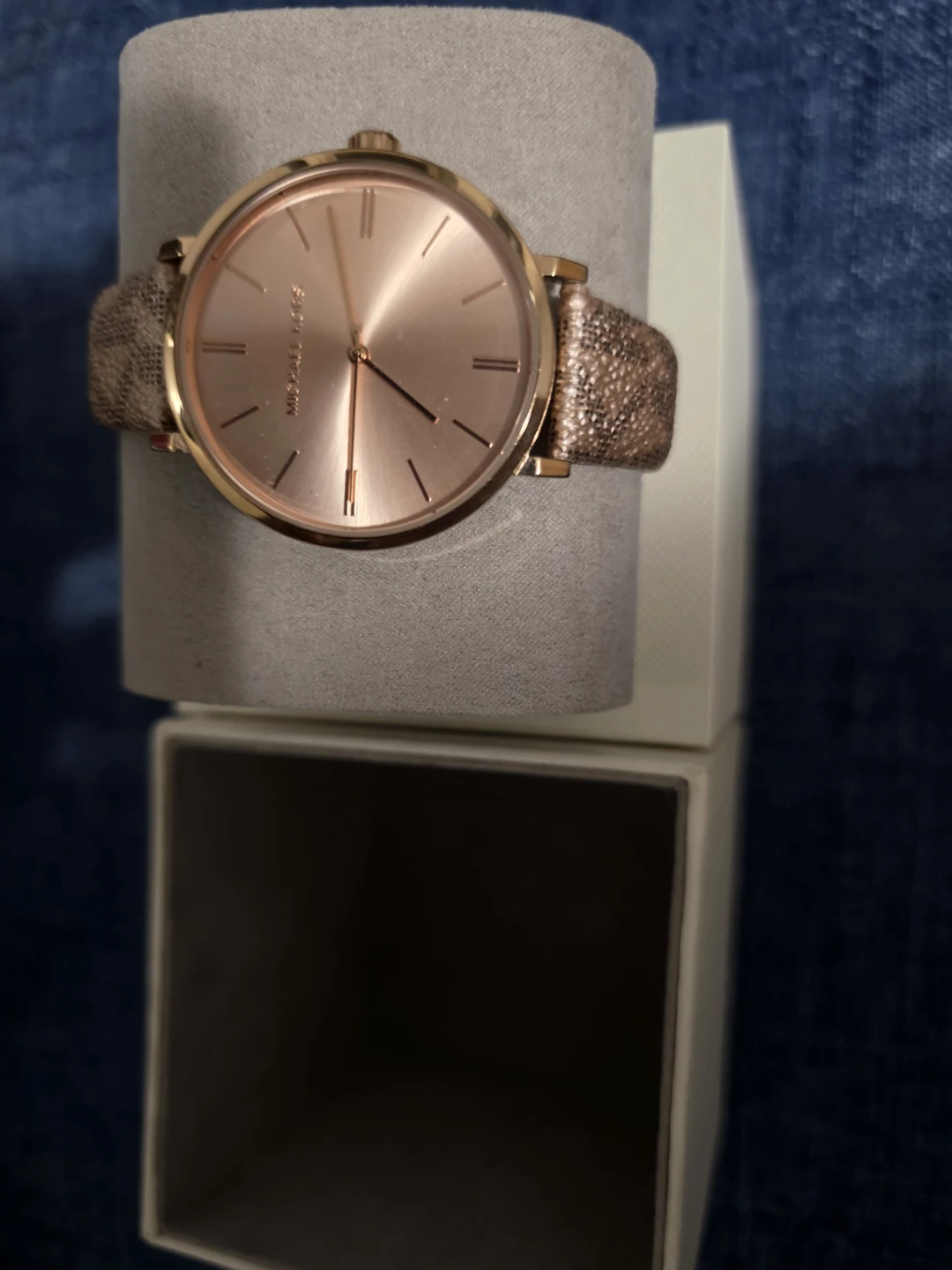 Michael Kors Rose Gold Watch - photo 4