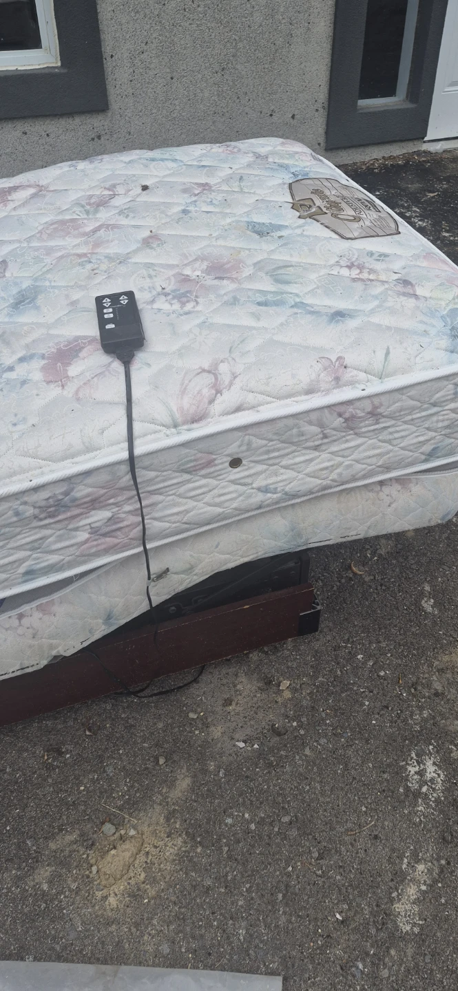 Adjustable Twin Mattress with Remote