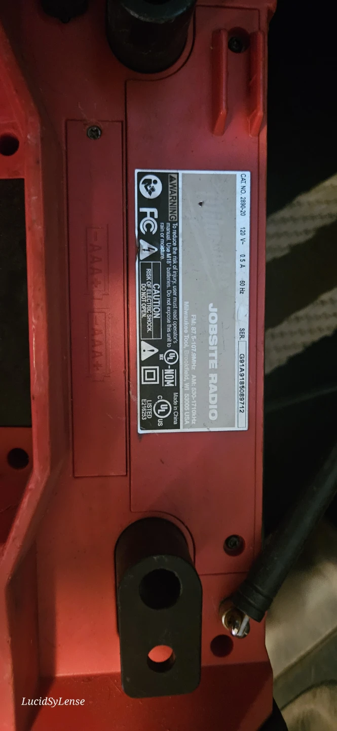 Milwaukee M18 Jobsite Radio - photo 2