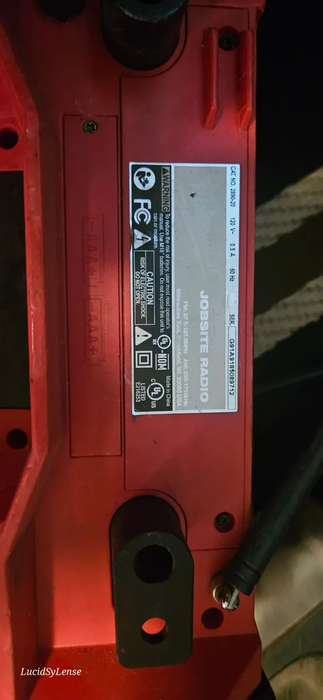 Milwaukee M18 Jobsite Radio - photo 2