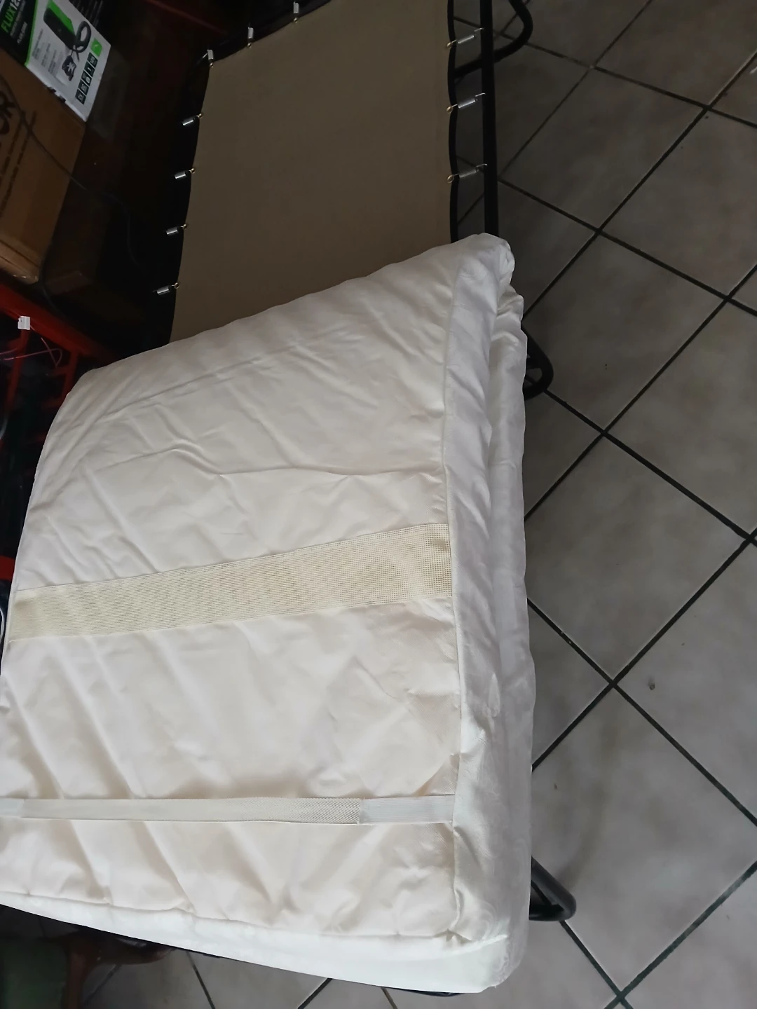 Folding bed like new - photo 2