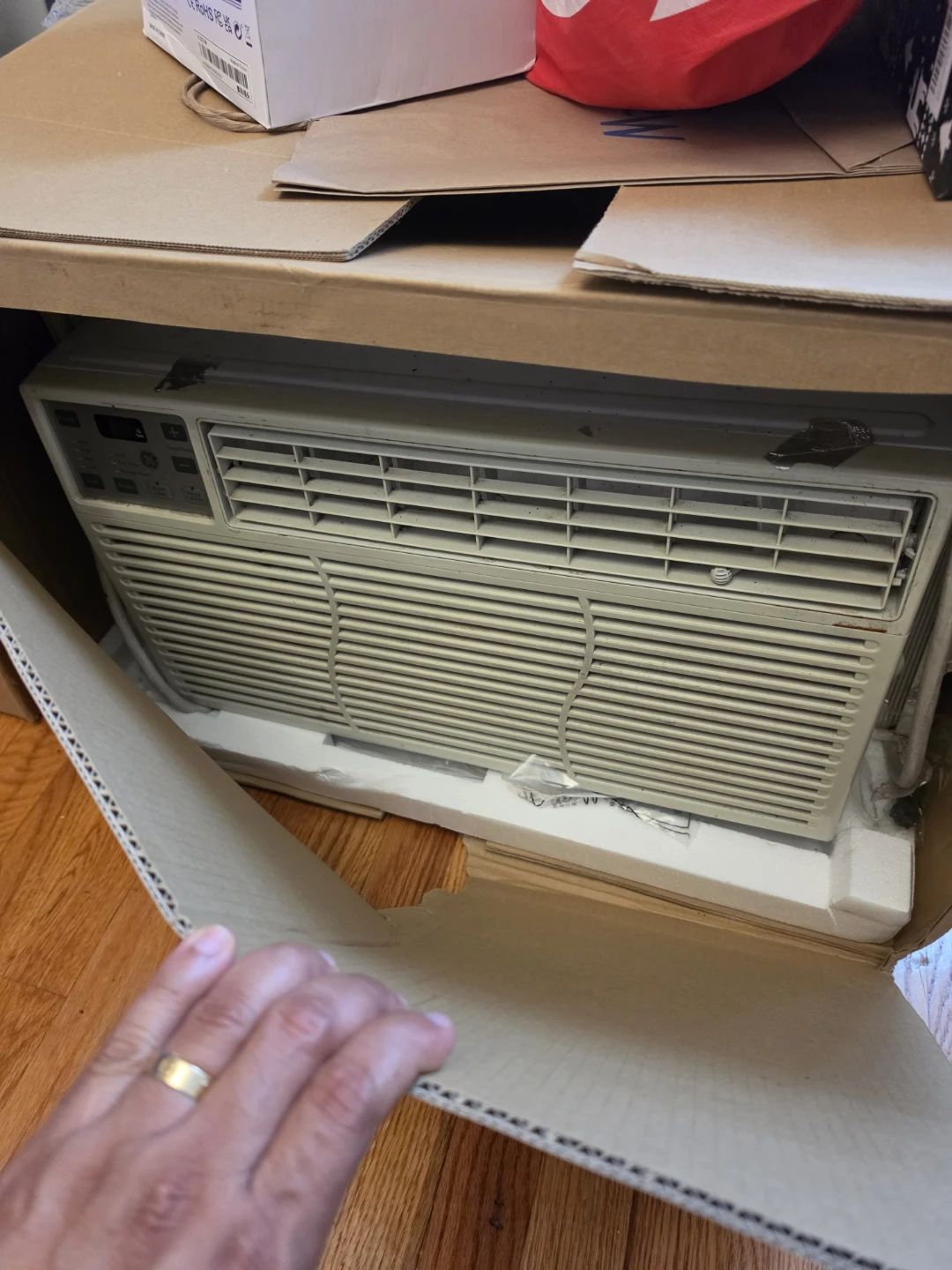 GE 8000 btu window air conditioner perfect for room