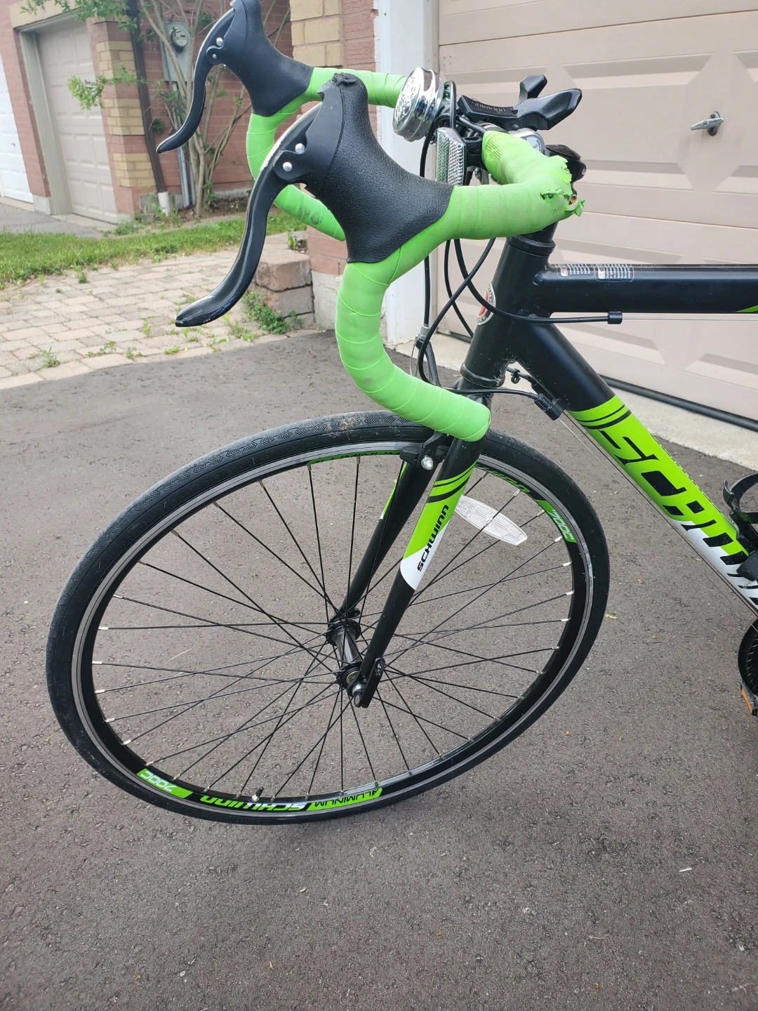 Schwinn Volare 1300 Road Bike - photo 3